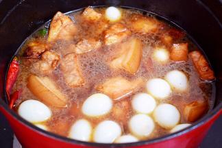 加入清水，没过食材即可