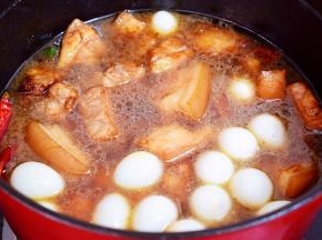 加入清水，没过食材即可