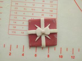 再做一点装饰，这样盒盖就做好了