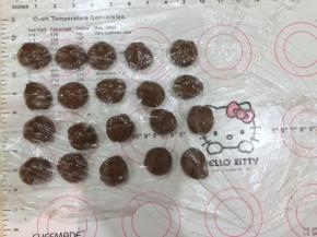 6、分成20等份，盖上保鲜膜备用。