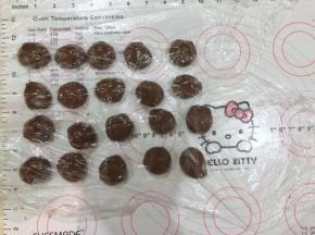 6、分成20等份，盖上保鲜膜备用。