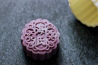 美腻的紫薯月饼就做好了。