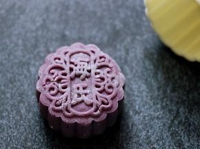美腻的紫薯月饼就做好了。