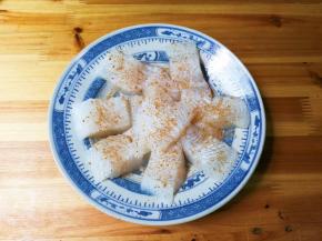 撒上适量十三香