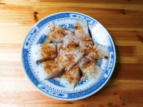 淋入一勺蒸鱼豉油