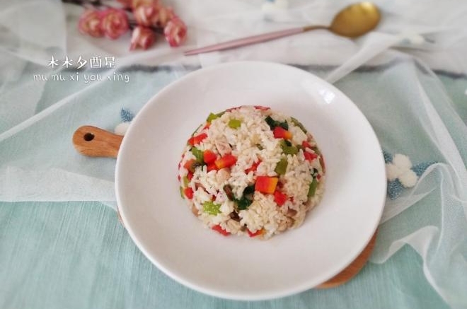莴笋胡萝卜肉丁炒饭