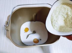 加入全脂奶粉。