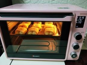 再次入烤箱中层，175度烤12-18分钟，注意观察颜色。（烤箱时间及温度仅供参考，因为每台烤箱性能不同）