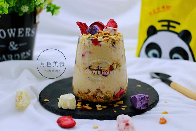 无花果酸奶麦片