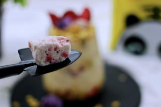 再来一口冻干酸奶，更是风味独特。