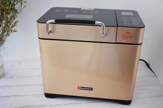 盖上面包机盖子，就不用管了，面包机会自己启动的，然后坐等面包机完成就可以了