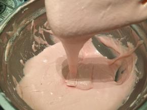 面糊拌成飘带状