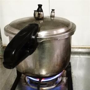 大火加热至上汽后转为小火，加热25分钟。