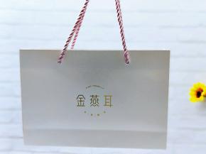 金燕耳的包装特别高大上，礼盒装，送人更有面儿！