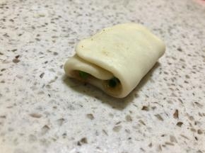 然后底边再对折上去