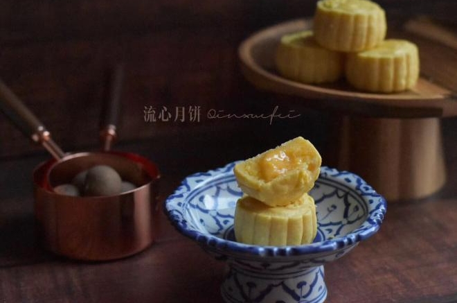 奶黄流心月饼