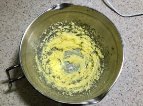 制作流心步骤：打至如图顺滑即可