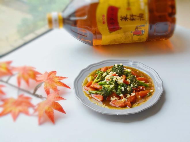 胡萝卜烧西兰花