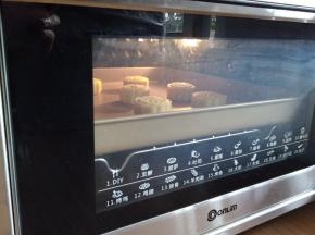 放入已经预热到190度的东菱K40C烤箱，烘烤15分钟左右