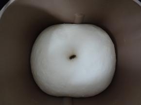 发酵结束后手指沾粉戳孔洞口不回缩不回弹就可以