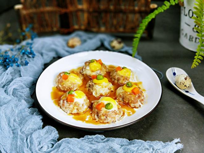 肉糜酿鹌鹑蛋