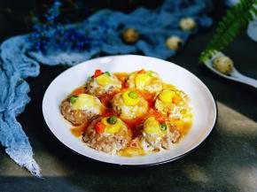 淋在肉糜鹌鹑蛋上即可。