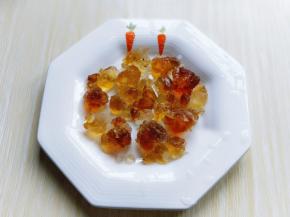 泡好的桃胶一定要清洗干净，避免有杂质会影响口感。