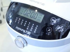 炒菜锅设置模式为炒菜，对应海鲜，口感设置DIV，时间为都2分钟