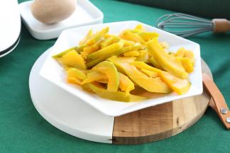 放入蒸锅内蒸熟，大概8分钟