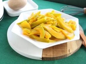 放入蒸锅内蒸熟，大概8分钟