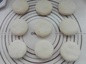 依次包好，收口朝下放置，稍微用手按压一下。