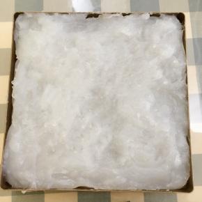 全部熟后，倒入模具中，凝固晾凉备用。晾凉后放入冰箱冷藏1小时。