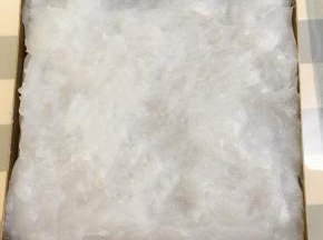 全部熟后，倒入模具中，凝固晾凉备用。晾凉后放入冰箱冷藏1小时。