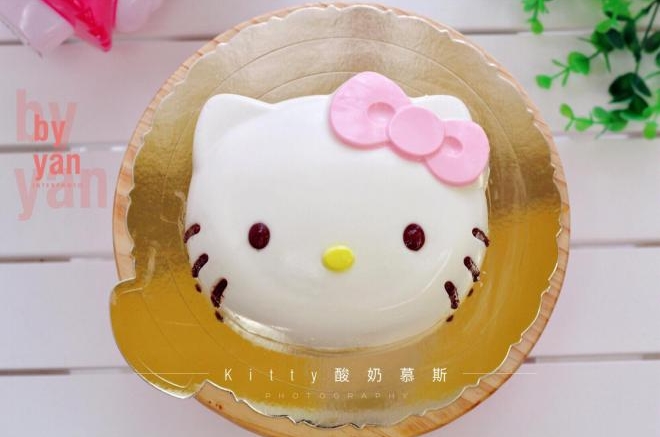 Hello Kitty酸奶奶酪慕斯蛋糕
