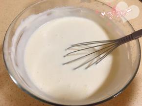 用蛋抽搅拌均匀。