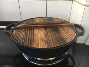 盖上锅盖儿，焖2～3分钟。