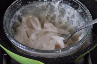 再盖好盖子蒸大约15-20分钟，蒸熟就可以了。