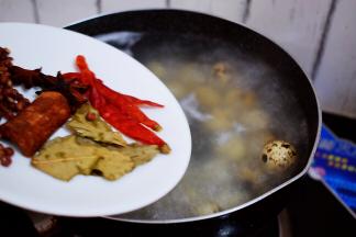 再放入所有的香料