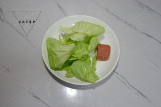 卷心菜，火腿备好