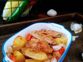 烤箱预热180度，设置85-90分钟左右开烤，时间根据你自己的食材来设置时间