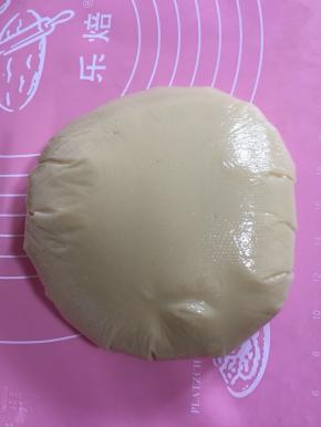 混合均匀至无干粉状态后，盖上保鲜膜，室温静置1小时即可！
