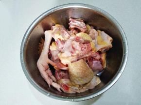 鸡肉洗干净
