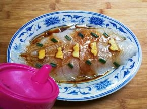 淋入一勺食用油