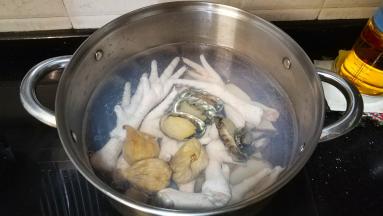 放了无花果干、鲍鱼