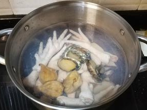 放了无花果干、鲍鱼