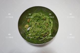 装盘后研磨少许黑胡椒即可