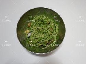 装盘后研磨少许黑胡椒即可