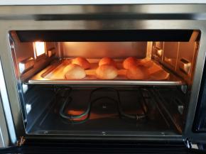 美的蒸烤箱上下管能独立控温，有效避免了上色不足及上色过深的问题。