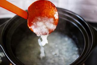 打开沙锅盖、看看金燕耳已经出胶了哟。