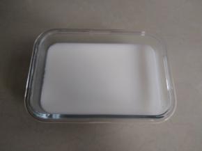 将拌好的粉糊倒入容器中，盖上耐高温保鲜膜或者碟子，防止水蒸汽滴入